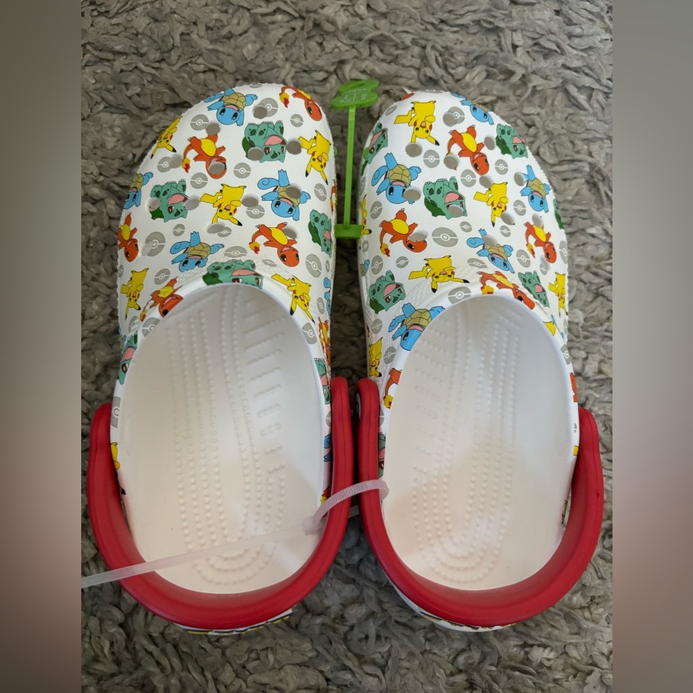 Crocs Pokémon size 4 kids
